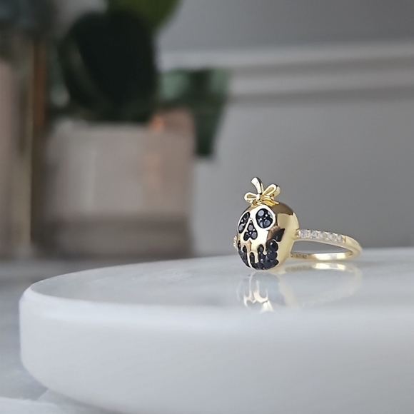 Disney Villians Snow White Poison Apple Ring, 925 Sterling Silver - Picture 3 of 12
